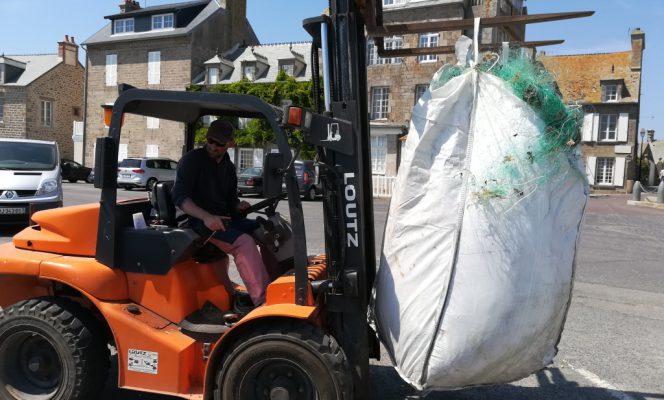 Les pêcheurs de Barfleur réceptifs à la gestion des engins de pêche usagés.