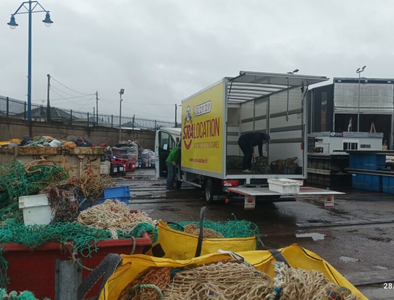 Des accessoires de pêche usagés pour le décor scénique du Vaisseau Fantôme, chef d’œuvre de Richard Wagner.